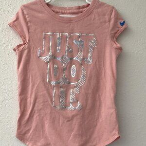 NIKE ATHLETIC CUT THE NIKE TEE SHIRT